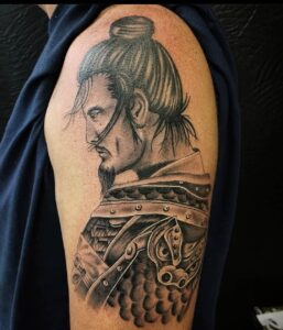 Tatuagem Samurai tradicional no ombro