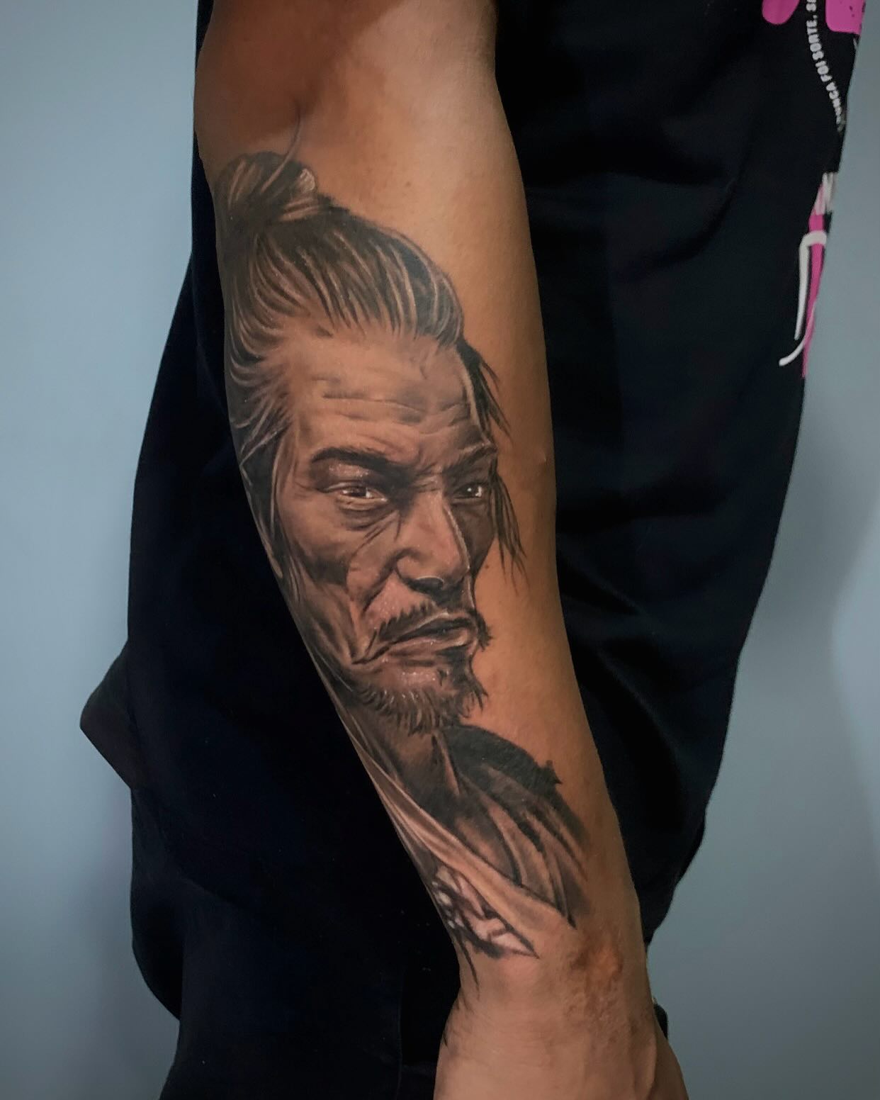 Tatuagem Samurai rosto no antebraço