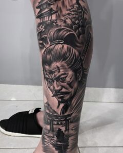 Tatuagem Samurai tradicional na perna