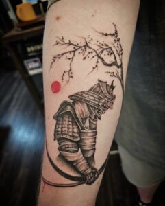Tatuagem Samurai costas armadura tradicional