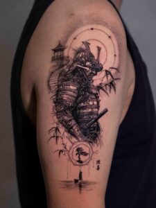 Tatuagem Samurai no braço com armadura detalhada