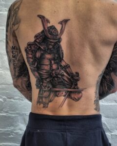 Tatuagem Samurai detalhada nas costas