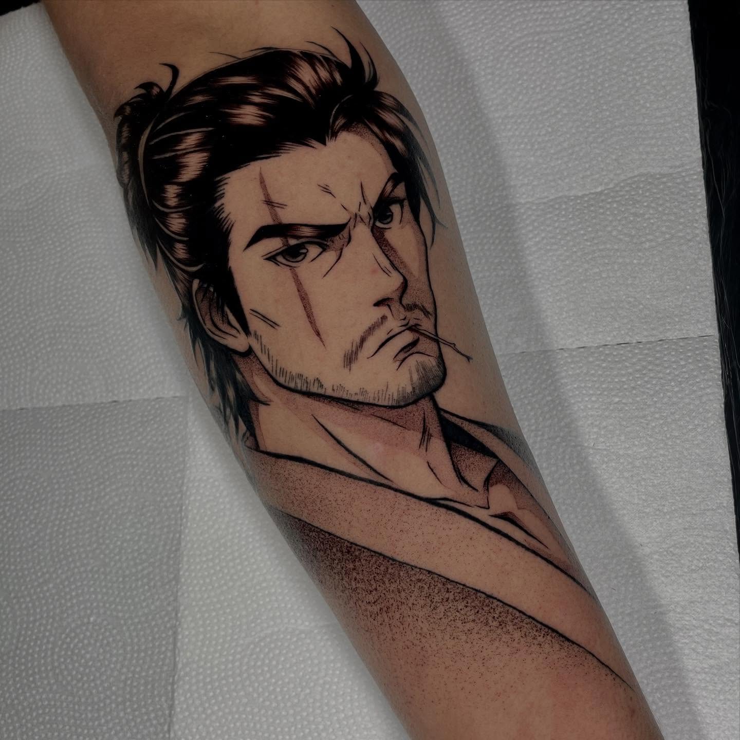 Tatuagem Samurai rosto com cicatrizes no braço