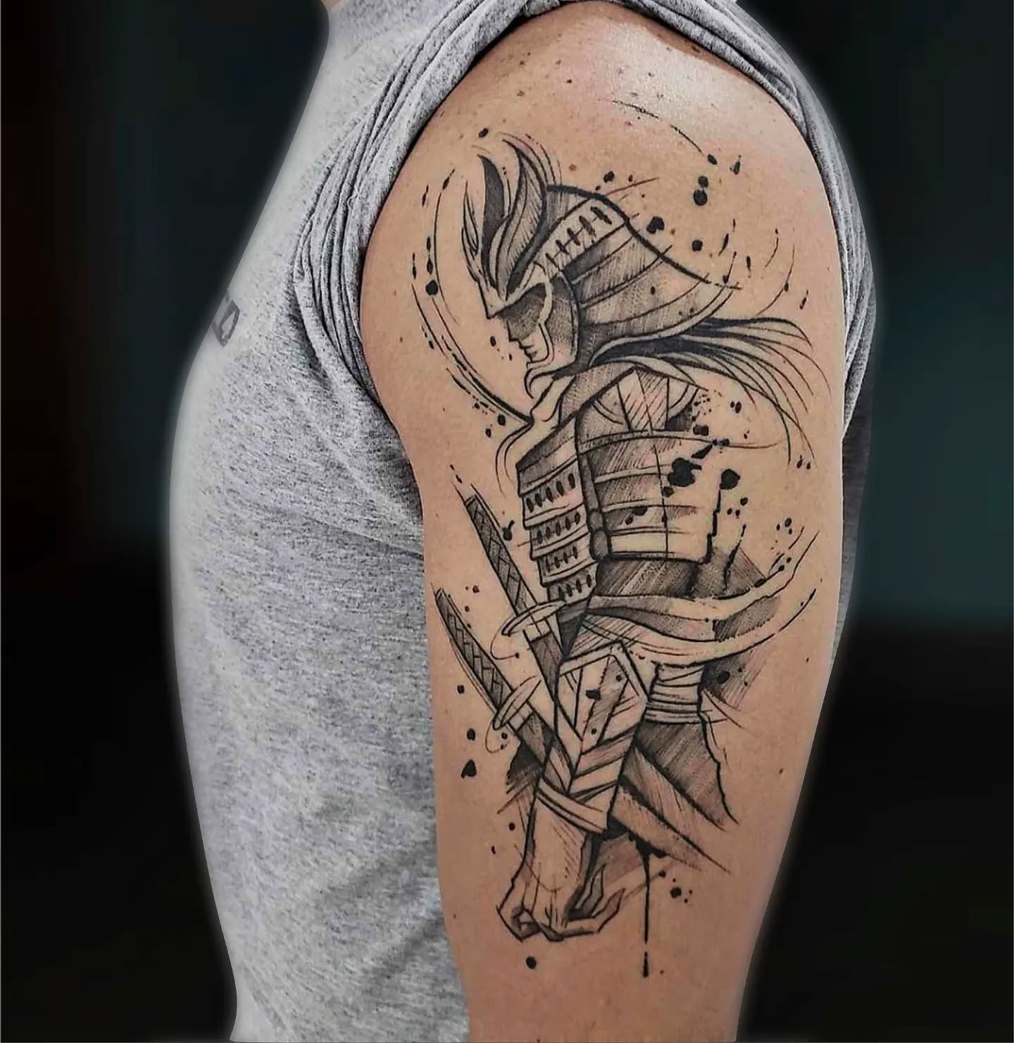 Tatuagem Samurai grande no braço detalhada