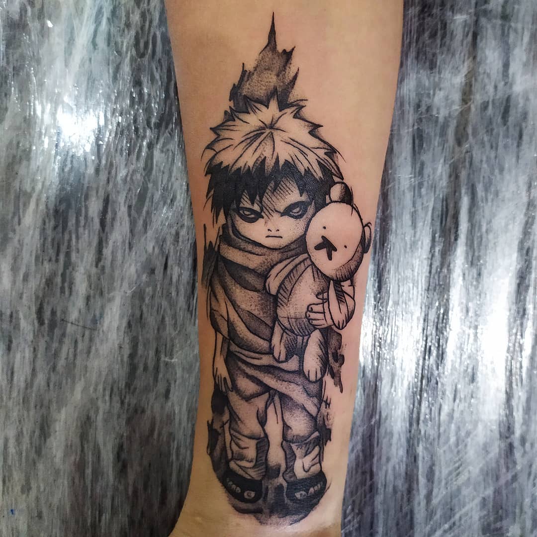 Tatuagem do Gaara com o personagem infantil e urso
