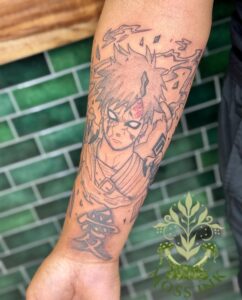 Tatuagem do Gaara representando a arte do personagem