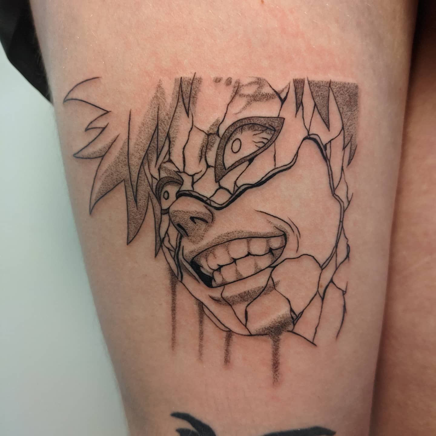 Tatuagem do Gaara com o rosto do personagem em destaque