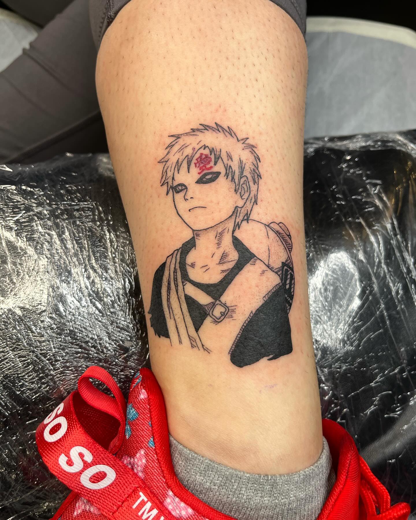 Tatuagem do Gaara retratando o personagem em detalhe