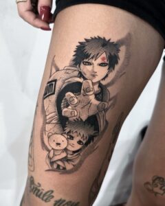 Tatuagem do Gaara com ele e o urso no braço