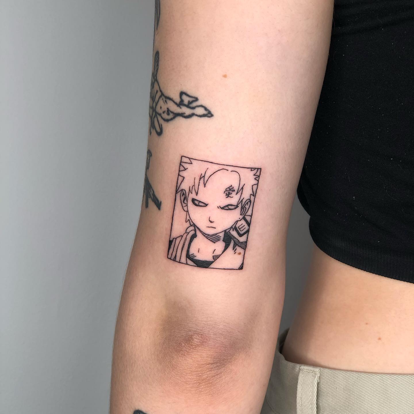 Tatuagem do Gaara retratando o personagem em estilo retrato