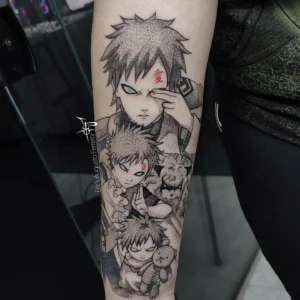 Tatuagem do Gaara com várias poses do personagem em destaque