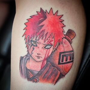 Tatuagem do Gaara com retrato do personagem em estilo moderno